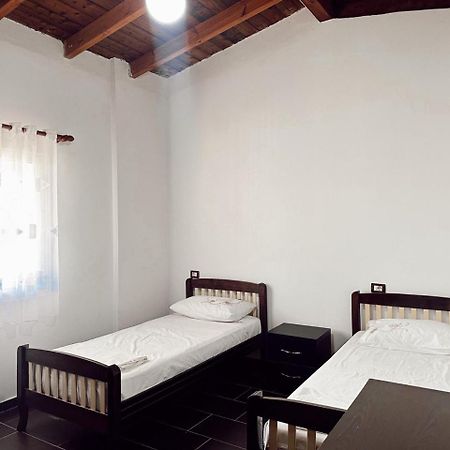 Oa'S Beach Apartment Vlorë Buitenkant foto