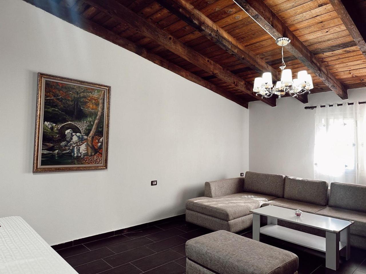 Oa'S Beach Apartment Vlorë Buitenkant foto